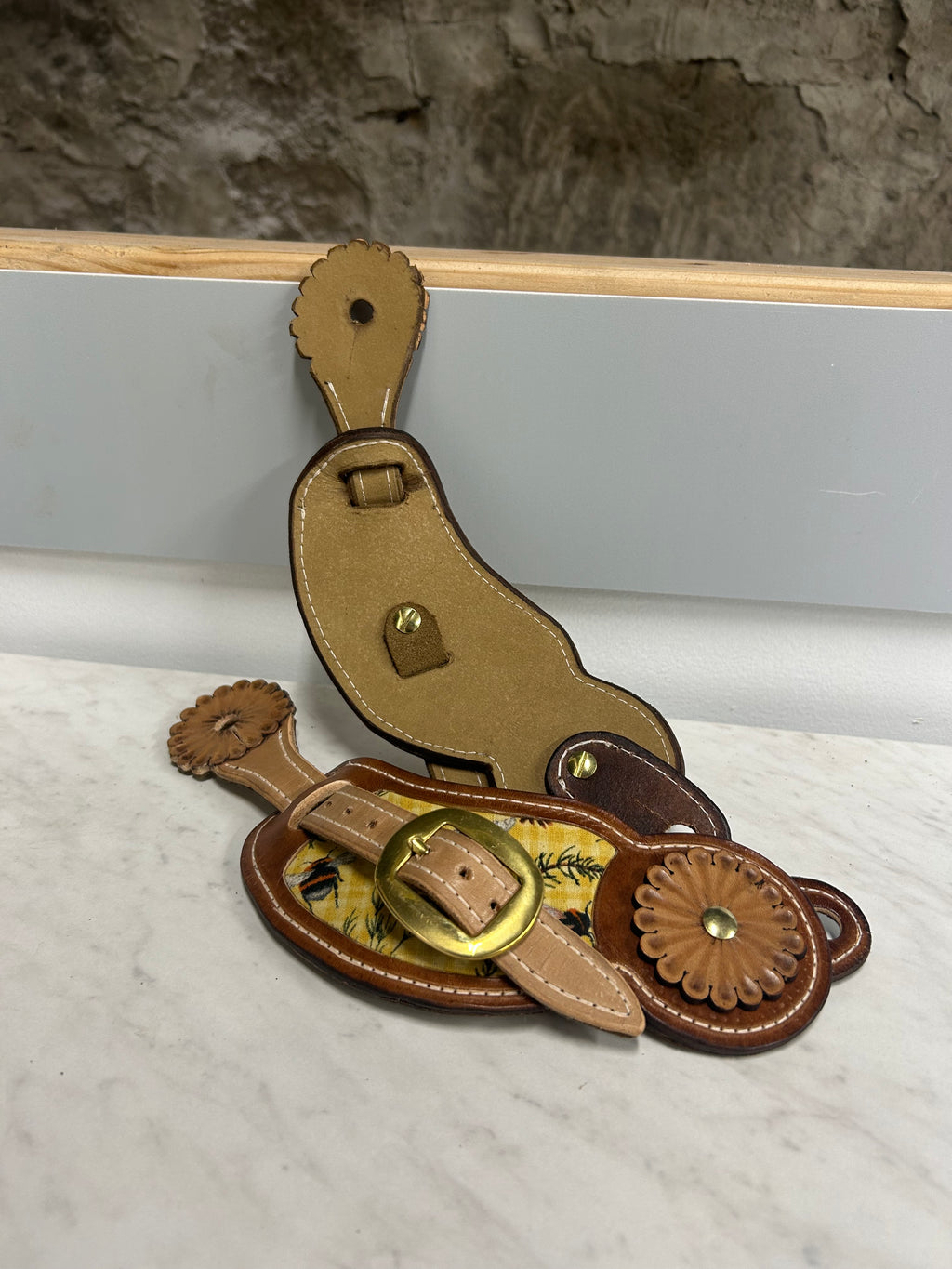 Buckaroo Bees SpurStraps