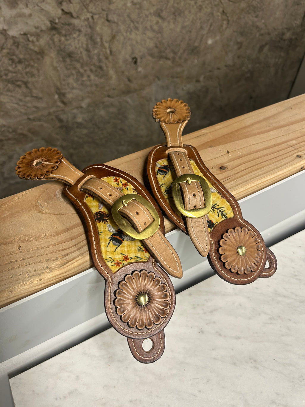 Buckaroo Bees SpurStraps